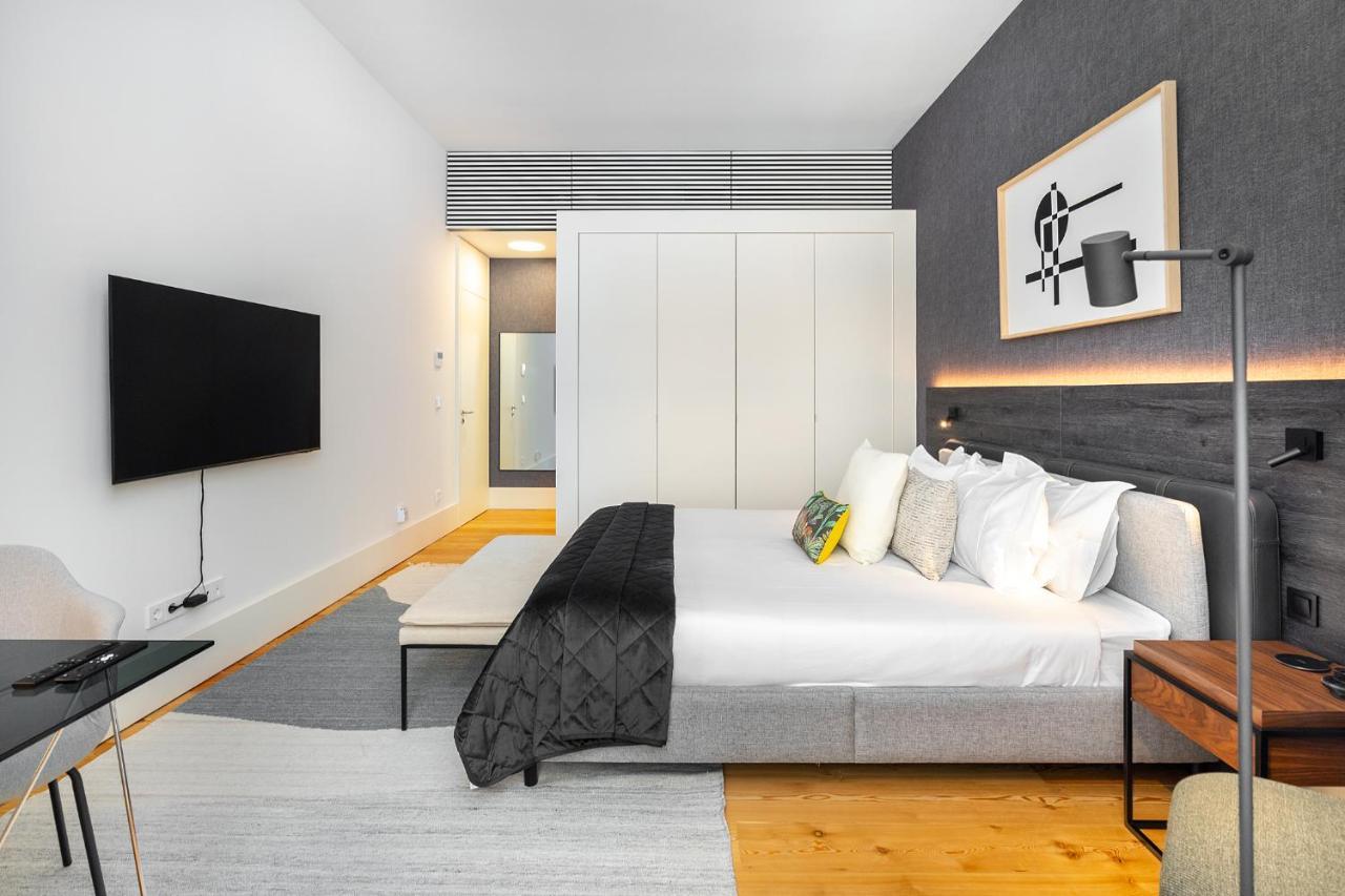 Whome Prime Location Contemporary Luxury W/ Ac & Elevator Apartment