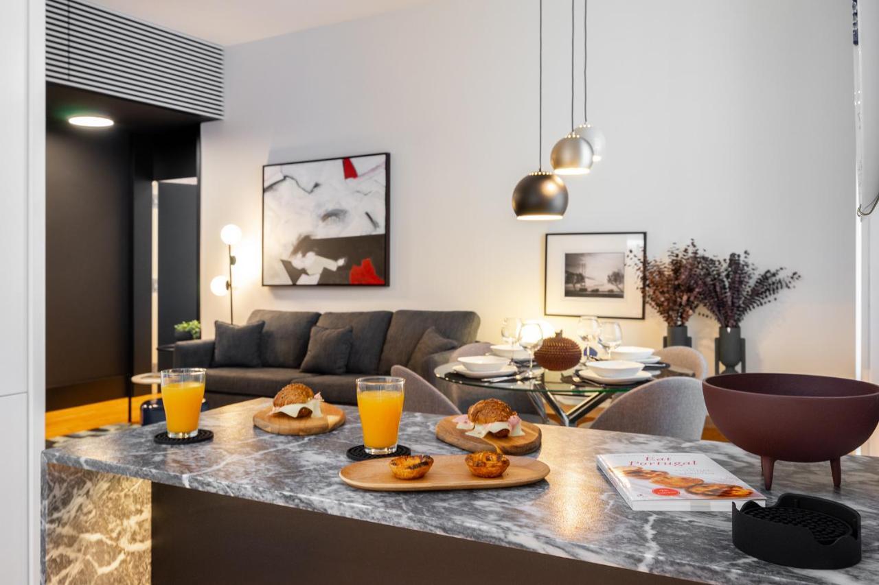 Whome Prime Location Contemporary Luxury W/ Ac & Elevator Apartment